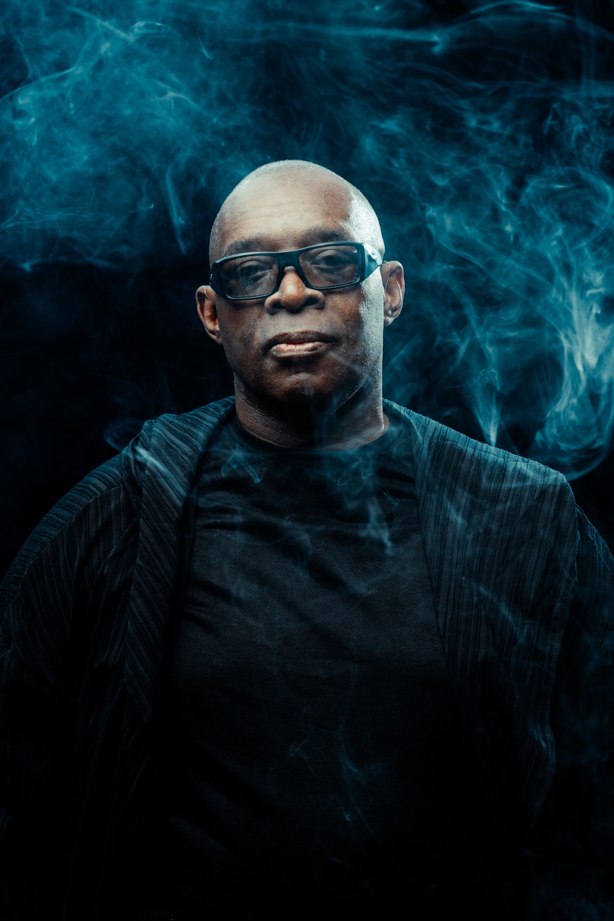 KEVIN SAUNDERSON — official artist press photo