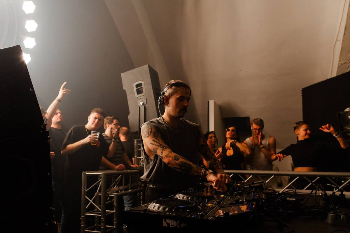 PABLO BOZZI at DRUGSTORE — ØOMO archive photo 10