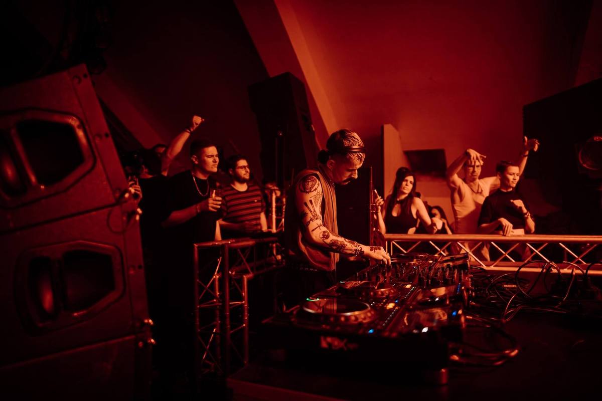 PABLO BOZZI at DRUGSTORE — ØOMO archive photo 35